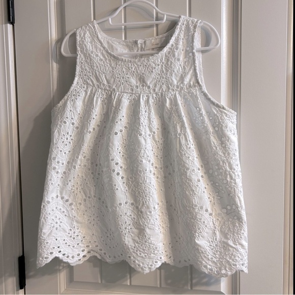 Evereve White Eyelet Sleeveless Top - Picture 2 of 10